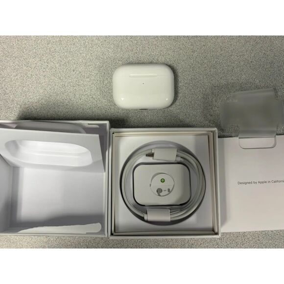 Apple AirPods Pro 2nd Generation - Like New in Box - Picture 2 of 6